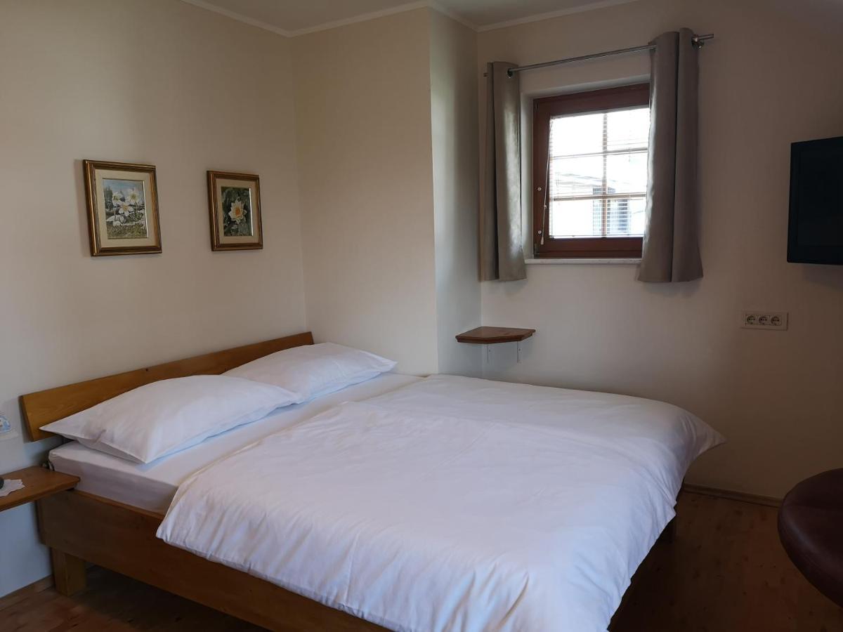Apartmaji Volf Zgornje Gorje Exteriör bild