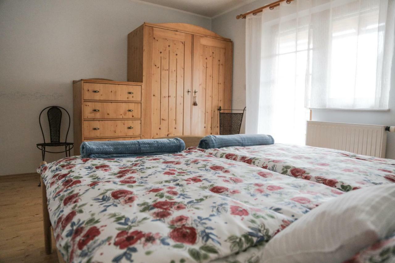 Apartmaji Volf Zgornje Gorje Exteriör bild
