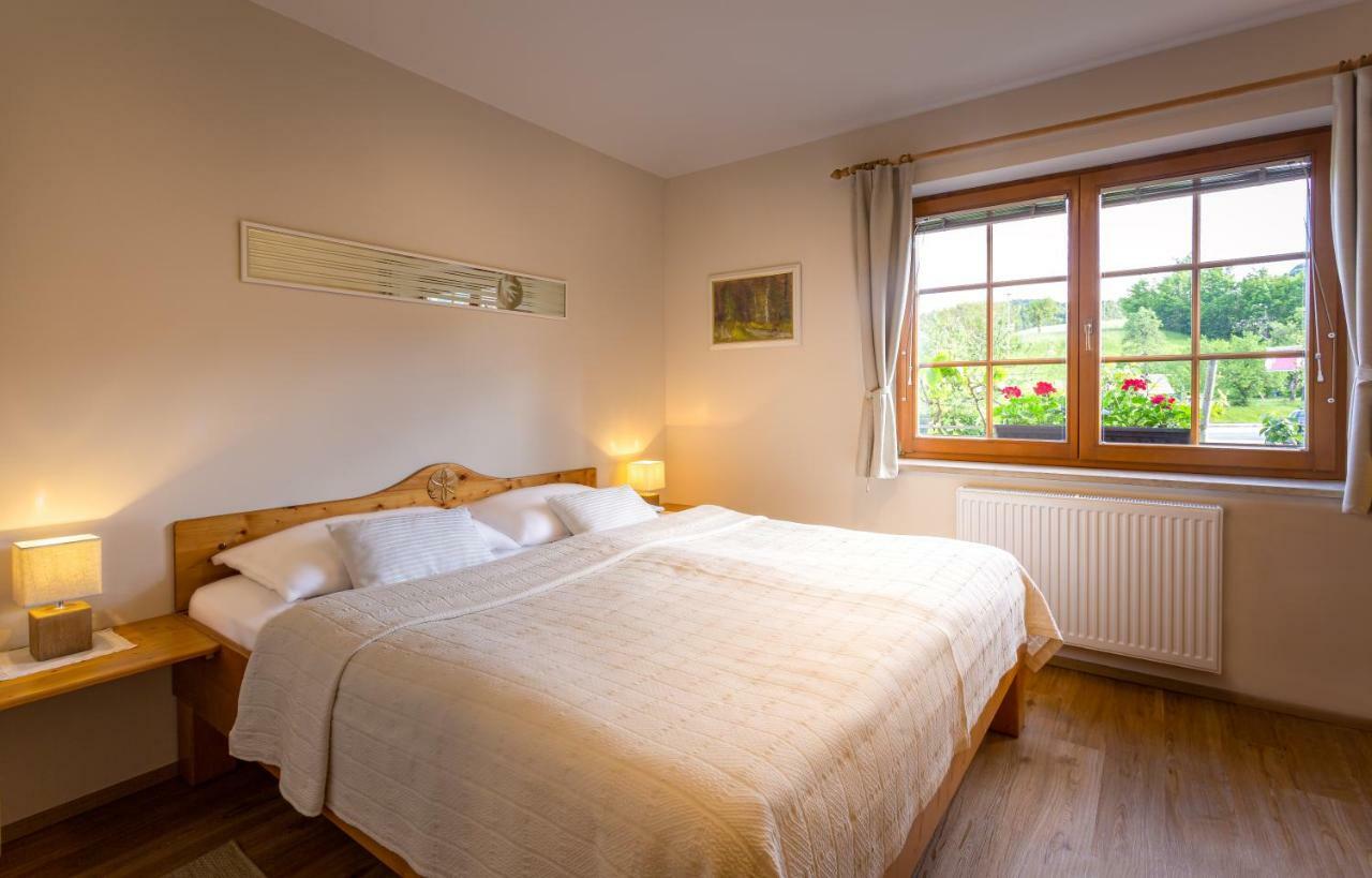 Apartmaji Volf Zgornje Gorje Exteriör bild