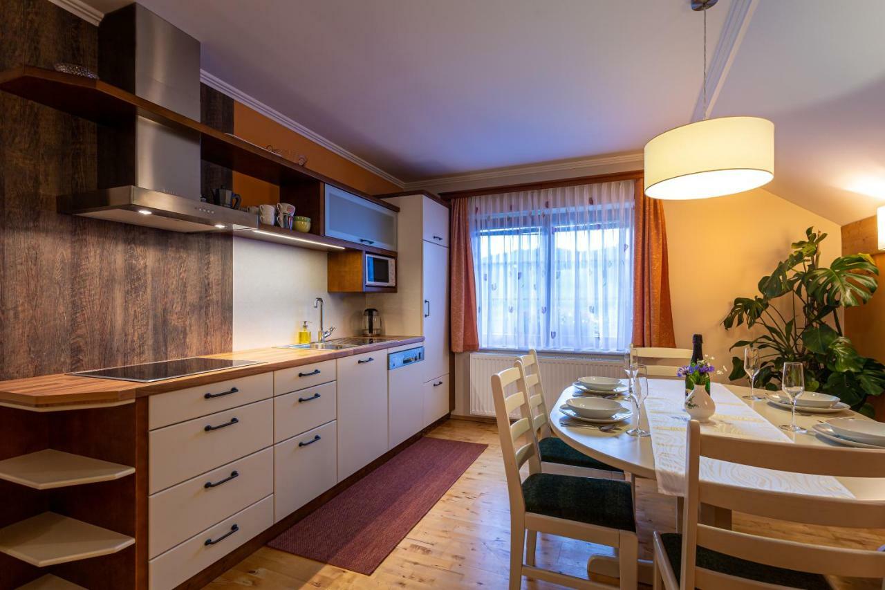 Apartmaji Volf Zgornje Gorje Exteriör bild